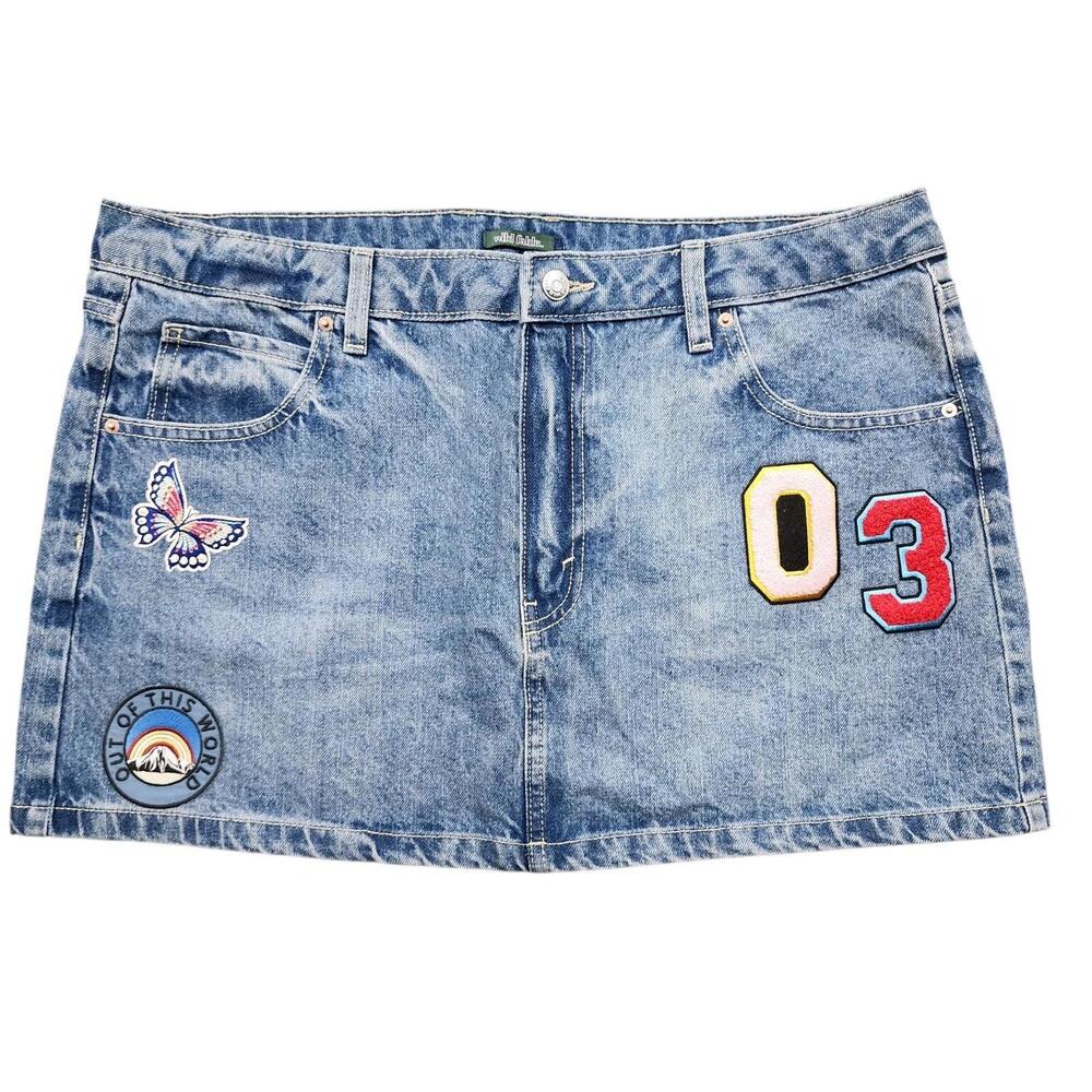 Wild Fable Women's Size 16 Light Wash Denim Jean Mini Skirt with Patches